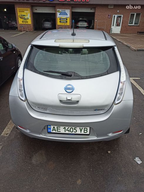 Nissan Leaf 2012 серебристый - фото 8