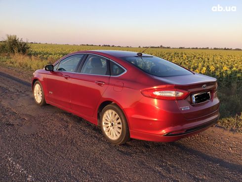 Ford Fusion 2016 красный - фото 10