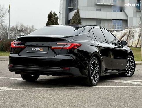 Toyota Camry 2024 - фото 16