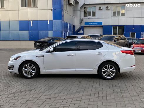 Kia Optima 2012 белый - фото 8