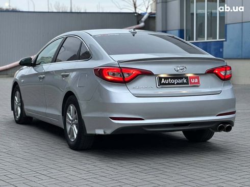 Hyundai Sonata 2015 серый - фото 5