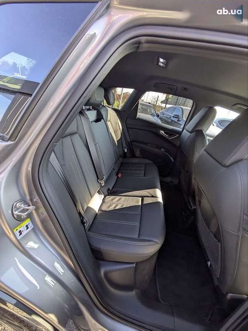 Audi Q4 e-tron 2023 - фото 23