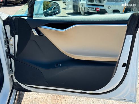 Tesla Model S 2013 белый - фото 27
