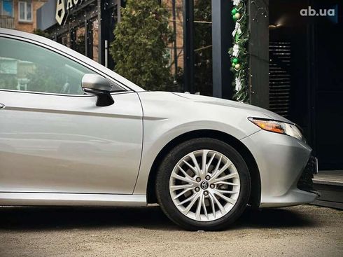 Toyota Camry 2018 - фото 9