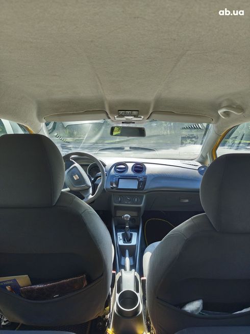 SEAT Ibiza 2010 желтый - фото 10