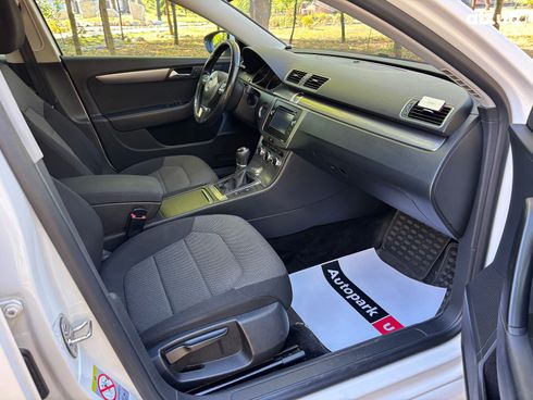 Volkswagen passat b7 2014 белый - фото 16