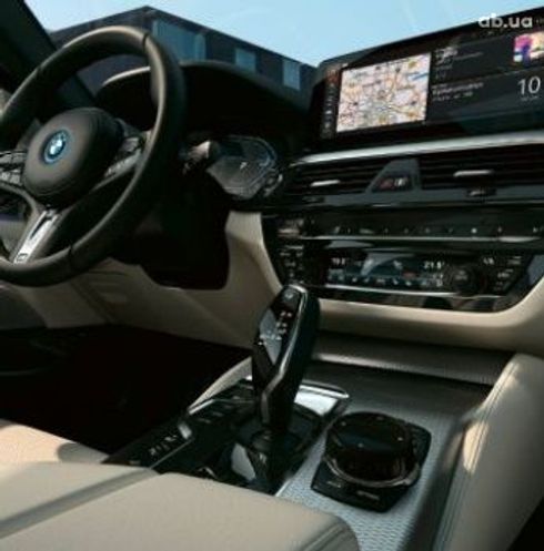BMW 5 серия 2021 - фото 14