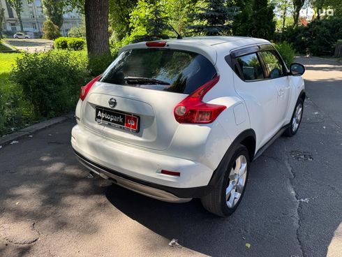 Nissan Juke 2011 белый - фото 6
