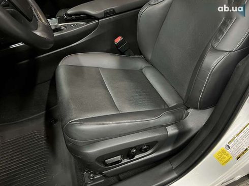 Lexus UX 2021 - фото 23