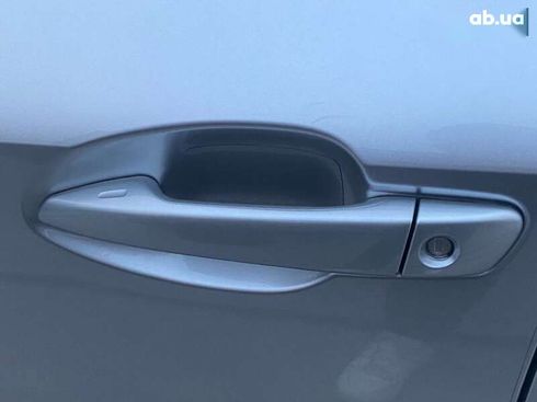 Lexus IS 2021 - фото 13