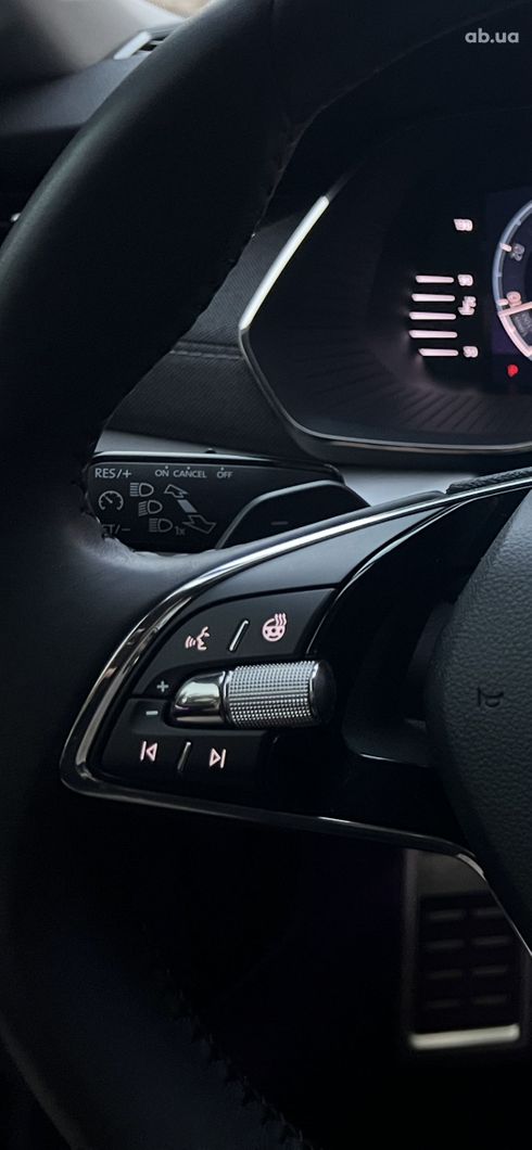 Skoda Octavia 2021 белый - фото 5