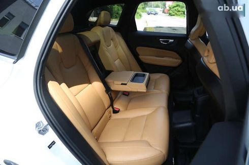 Volvo XC60 2020 - фото 11