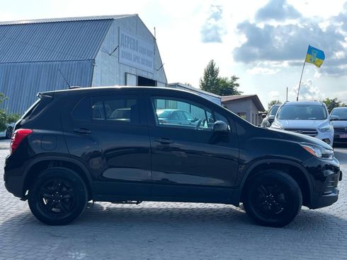 Chevrolet Trax 2018 черный - фото 6