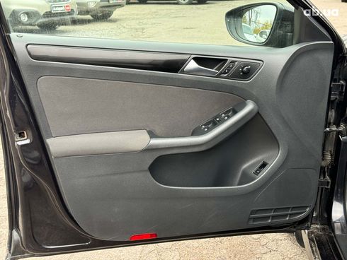 Volkswagen Jetta 2011 черный - фото 12