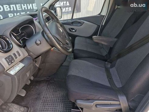 Renault Trafic 2019 - фото 14
