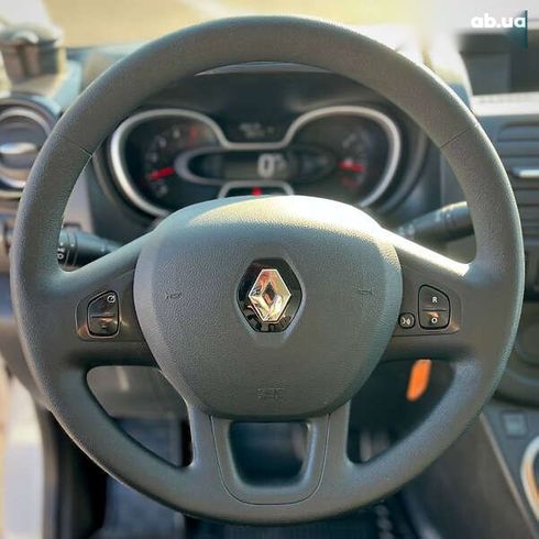 Renault Trafic 2020 - фото 23