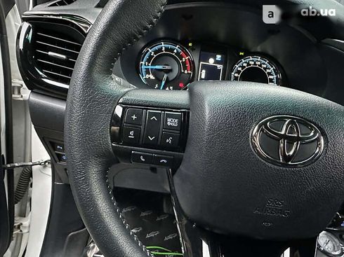 Toyota Hilux 2022 - фото 28