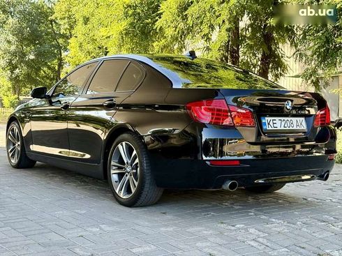 BMW 5 серия 2015 - фото 19