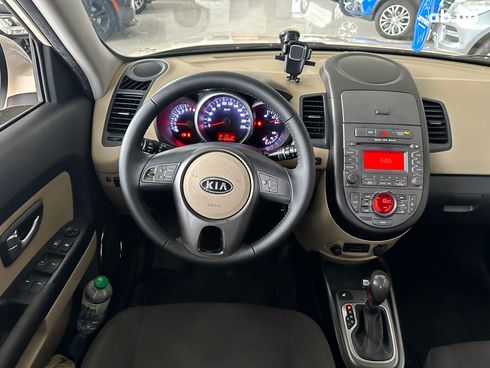 Kia Soul 2011 бежевый - фото 17