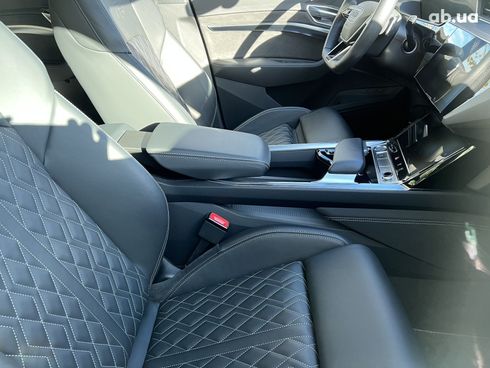 Audi E-Tron 2021 - фото 23