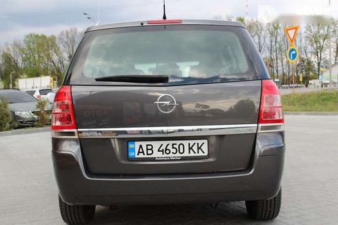 Opel Zafira 2011 - фото 14
