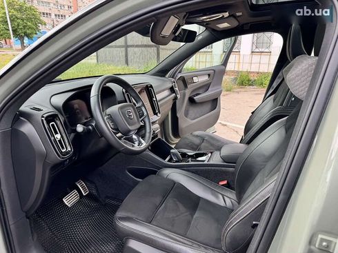 Volvo XC40 2021 - фото 26