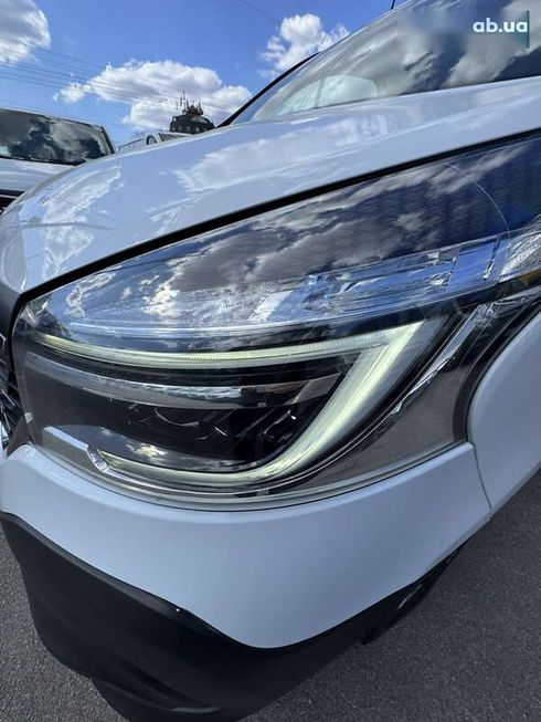 Renault Trafic 2021 - фото 30