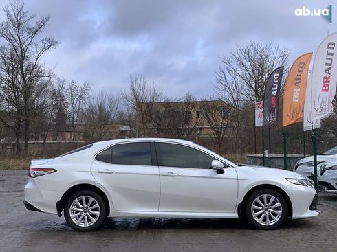 Toyota Camry 2019 - фото 22