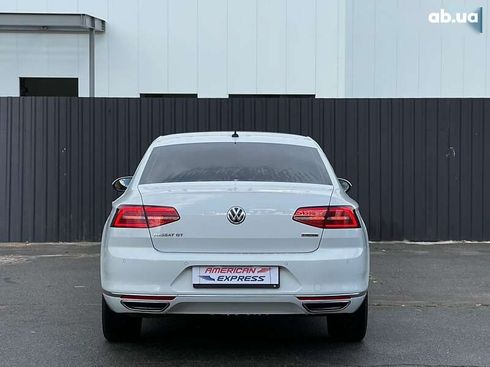 Volkswagen Passat 2018 - фото 12