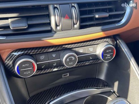 Alfa Romeo Giulia 2018 - фото 24