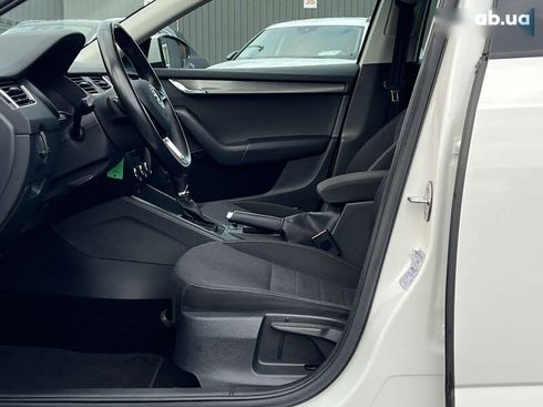 Skoda Octavia 2020 - фото 27