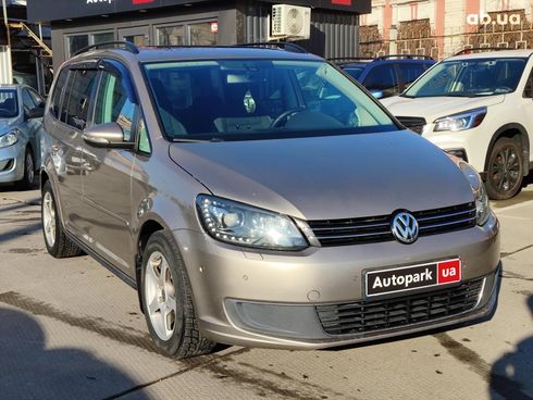 Volkswagen Touran 2011 бежевый - фото 3