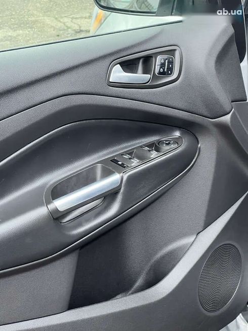 Ford Escape 2019 - фото 22