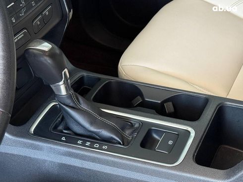 Ford Escape 2018 белый - фото 17