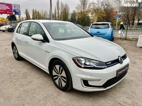 Volkswagen e-Golf 2017 - фото 8