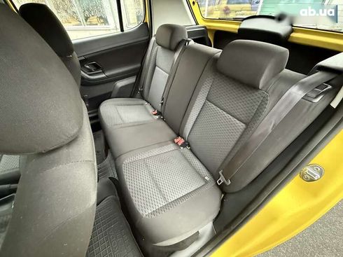 Skoda Fabia 2012 - фото 18