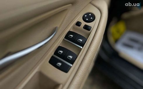 BMW 5 серия 2015 - фото 16