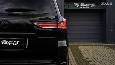 Lexus LX 2019 - фото 20