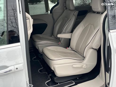 Chrysler Pacifica 2017 белый - фото 26