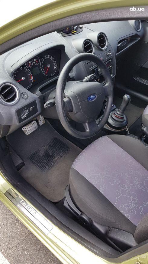 Ford Fiesta 2007 салатовый - фото 7