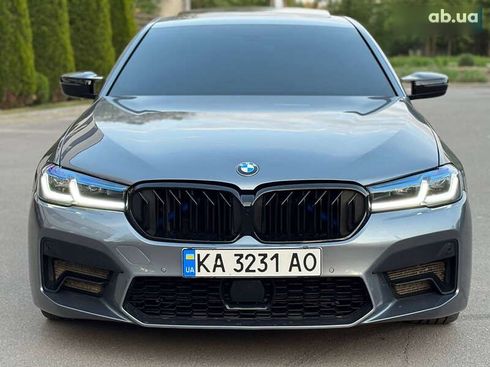 BMW 5 серия 2017 - фото 6