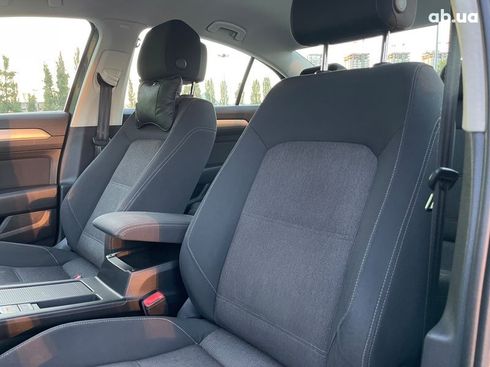 Volkswagen Passat 2017 - фото 9