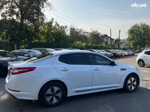 Kia Optima 2011 белый - фото 13