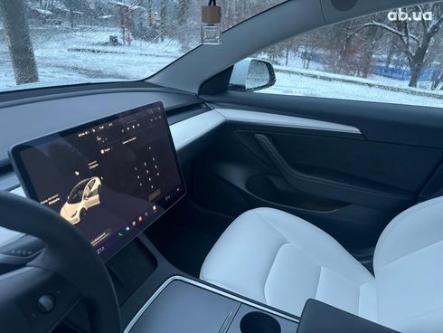 Tesla Model 3 2021 белый - фото 16