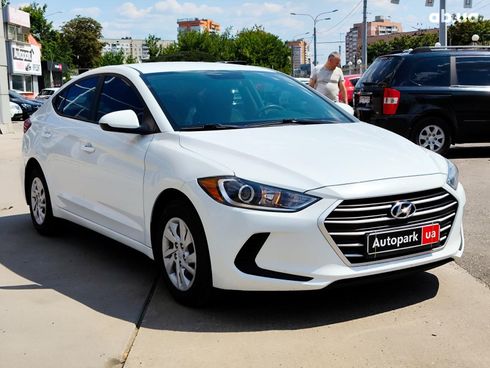 Hyundai Elantra 2018 белый - фото 13