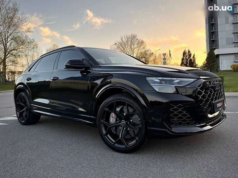 Audi RS Q8 2025 - фото 13