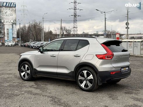 Volvo XC40 2023 - фото 9