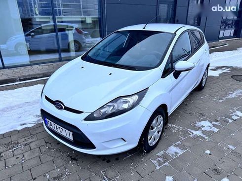 Ford Fiesta 2011 - фото 2