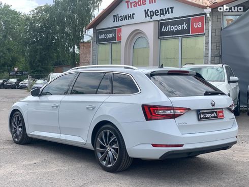 Skoda Superb 2017 белый - фото 7
