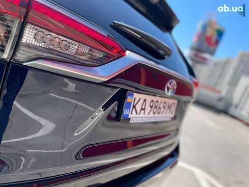 Toyota RAV4 2020 - фото 12